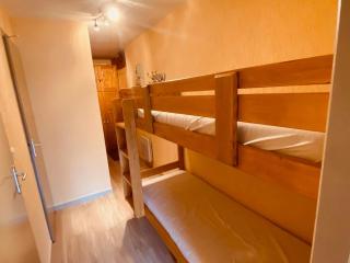Appartement moderne centre village avec balcon et garage - FR-1-459-222 - 3