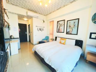 Amibao Resort每間房有獨立陽台 獨立衛浴有電梯可搭乘 自行入住 訂房後請留意訂房平台訊息 會將入住資訊與停車位置傳送在訊息裡 - 1