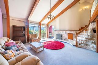 Eclectic 70s Mansion - Wellington - 2