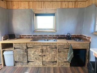Honeysuckle Straw Bale Cabin - - 8