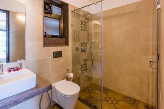 04-JenVin Luxury Homes - Pool view 2bed Apartment, North Goa - 4