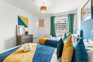 Enchanting Bristol Abode -Sleeps 6 with Balcony! - Bristol - 9