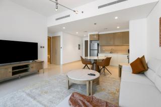 Keysplease 1 BR Apt Icon Bay 2906, Creek Harbour - Dubai - 1