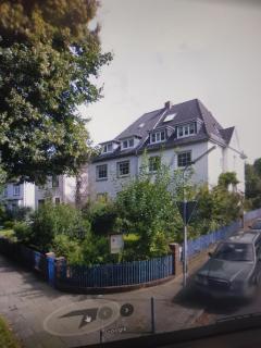 Stilvoll eingerichtete Altbauwohnung - 9
