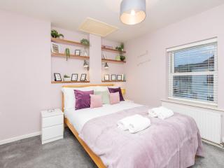 Delightful retreat in Larkhall with free parking - Pass the Keys - 1