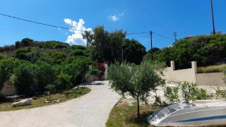 Beachfront Oleanders House in Skala - Skala - 5