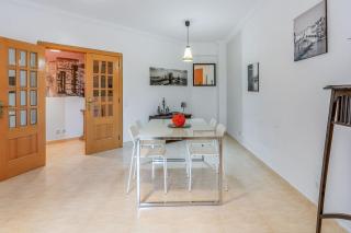 Spacious 2 BDR Apartment W/ Patio by LovelyStay - 2