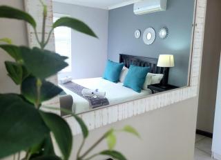 Suite 11- Deja' Blu Bed and Breakfast- East London - East London - 1