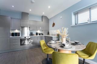 Elliot Oliver - Luxurious Two Bedroom Apartment in The Docks - Gloucester - 9