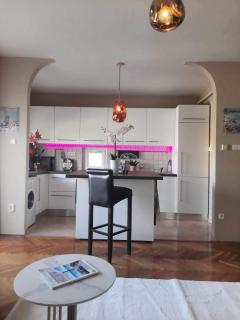 Luxury suny flat with excellent location - Budapest - 5