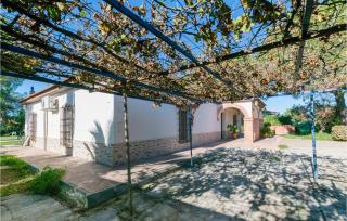 3 Bedroom Awesome Home In Carmona - 4