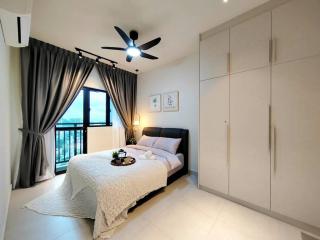 Maxim Majestic 3BR Connaught MRT - 0