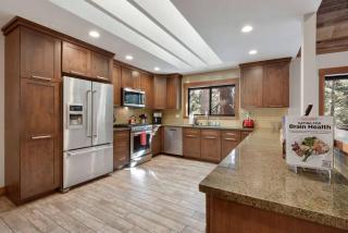 Luna Cabin - 5BR Hot Tub A/C Game Room EV Charger - Tahoe Vista - 7