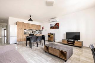 F8 Modern and Bright Apartment in Malta - 0