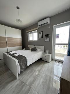 F3 Room 1, Private Double room with private bathroom and balcony - Msida - 8