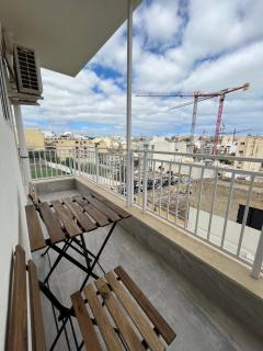 F3 Room 1, Private Double room with private bathroom and balcony - Msida - 6