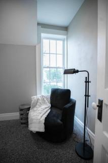 Restored Queen Anne Cottage - 5