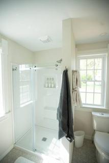 Restored Queen Anne Cottage - 3