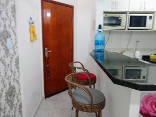Apartamento Praia Grande 30 metros da praia Estacionamento Gratuito e WI-FI - Praia Grande - 5