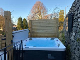 Luxury 1 bed Villa - great location - Peaceful-Hot Tub - 4