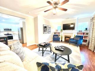 Home in Downtown with 2 King Bedrooms - 5