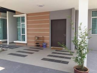 jm homestay semi d deluxe - Shah Alam - 1
