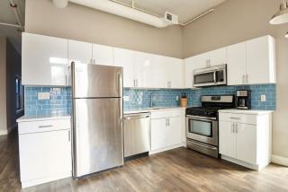 Keyless Monthly Discounts Fully Furnished 4br 2ba Loft - 9