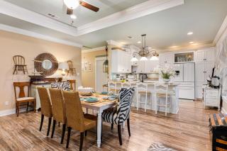 Hot Tub Golf Cart Near beach Coastal Retreat - 3