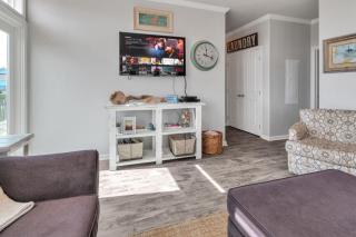 Steps to beach Golf Cart About Time Beach Retreat - 4