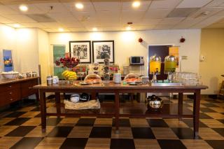 Hampton Inn by Hilton Guadalajara-Aeropuerto - 4