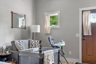 H Studio Close to Downtown, Beaches and Wineries - 1