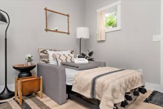 H Studio Close to Downtown, Beaches and Wineries - 3