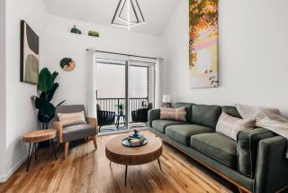 Japandi, 3BD Townhome Near Downtown, Beach and Wineries - Traverse City - 0