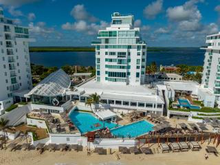 Beachfront Ocean View-boutique apartment •Gym •Spa - Cancún - 3