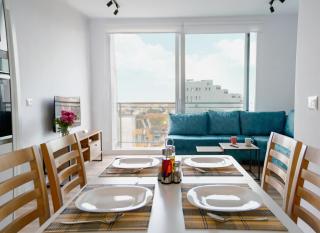 Urban Serenity City Skyline View Apartment 1 - Tirana - 0
