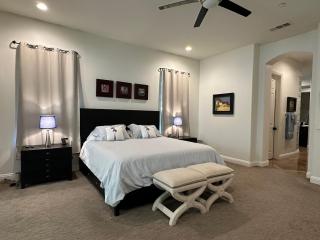 Luxury Home With Pool & Tennis Court - 2