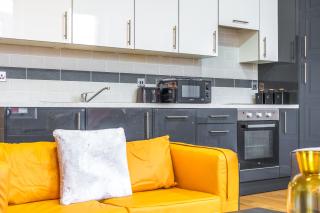 Spacious City Centre Apartment - Sleeps 8 - Liverpool - 3