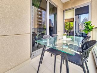 Chic Park Condo at Dubai Mall with Pool, Gym, Squash Courts, Games Room & Mini Theatre! - 6