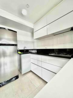 Apartamento nuevo, central, hermosa vista. - 1