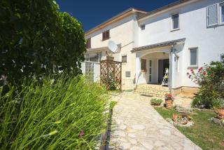 Ferienwohnung mit Klima, WLAN, Balkon und wenige Minuten zum Meer - Ližnjan - 7
