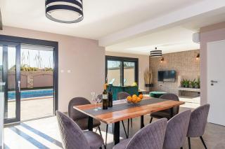 Luxuriöse Villa mit privatem Pool und Sonnenterrasse - Valbandon - 5