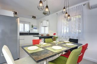 Moderne Villa mit privatem Pool, Sonnenterrasse nur 2 km vom Strand - Medulin - 4