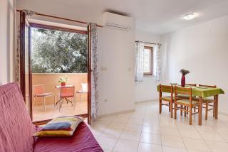 Schöne Ferienwohnung nur 100 Meter bis zum Strand in Medulin mit Klima, WLAN, Balkon - Medulin - 4