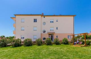 Appartement nur 800 Meter bis zum Sandstrand mit Klima, WLAN, Haustiere sind erlaubt - Medulin - 8