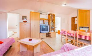 Appartement nur 800 Meter bis zum Sandstrand mit Klima, WLAN, Haustiere sind erlaubt - Medulin - 4