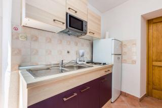 Ferienwohnung nur 700 Meter bis zum Sandstrand mit Pool, Küche, Bad, Balkon, BBQ - Medulin - 5
