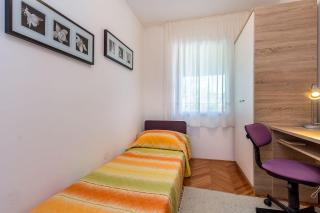 Neu renovierte Ferienwohnung mit Klima, WLAN, Terrasse und Grill - Pula - 3
