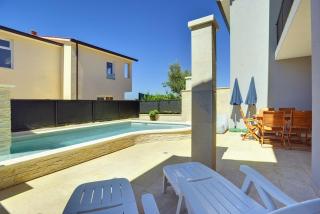 Strandnahe Villa mit privatem Pool, WLAN, Terrasse, Grill - Banjole - 7