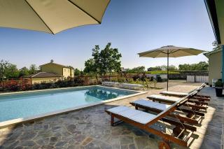 Sonnige Villa mit privatem Pool, Sauna, Whirlpool, WLAN, Klima und ein Kinderspielplatz - Maružini - 8