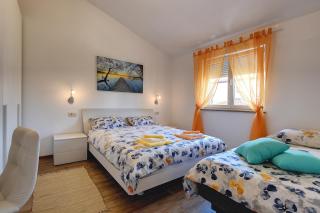 Komfortables Ferienhaus mit Klima, WLAN, Grill und Parkplatz - Vinkuran - 1